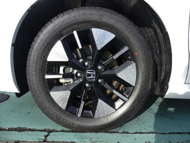 純正アルミホイル装着車です