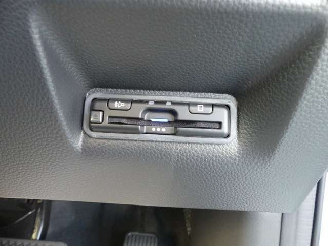 純正ETCがビルトイン装着されています