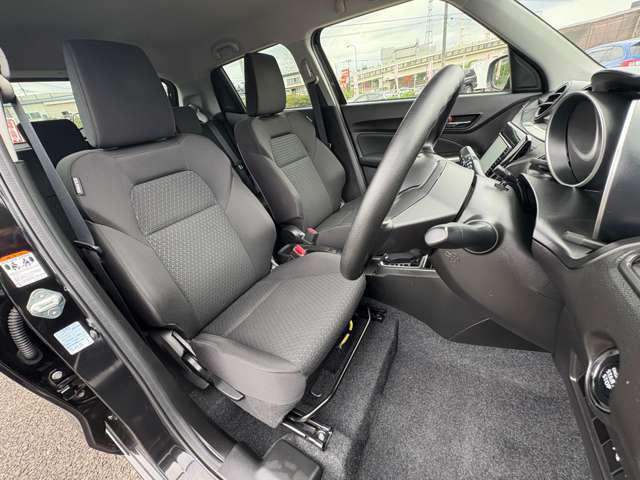 「運転席」　シートなどの状態も良く、目立つような傷や汚れはありません！