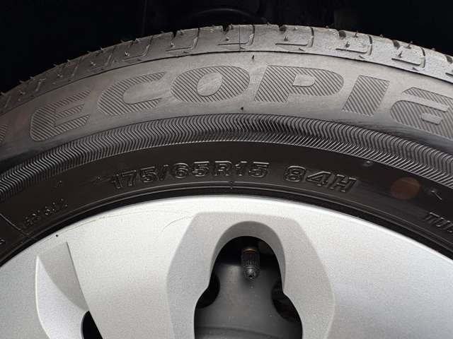 タイヤのサイズはこちらです☆