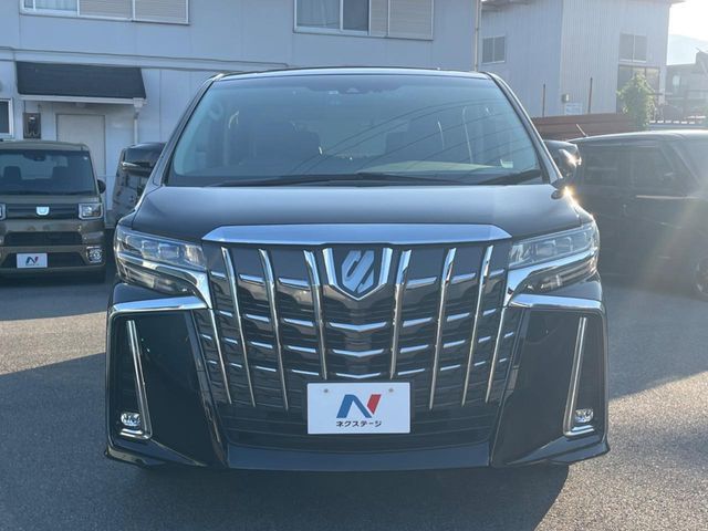 弊社では、全車『修復歴なし』のお車のみ取り扱っております。専任バイヤーによる厳選した仕入れの後、入庫後の車両チェックを行い、ネクステージが認定した高品質な中古車をご提供しております。