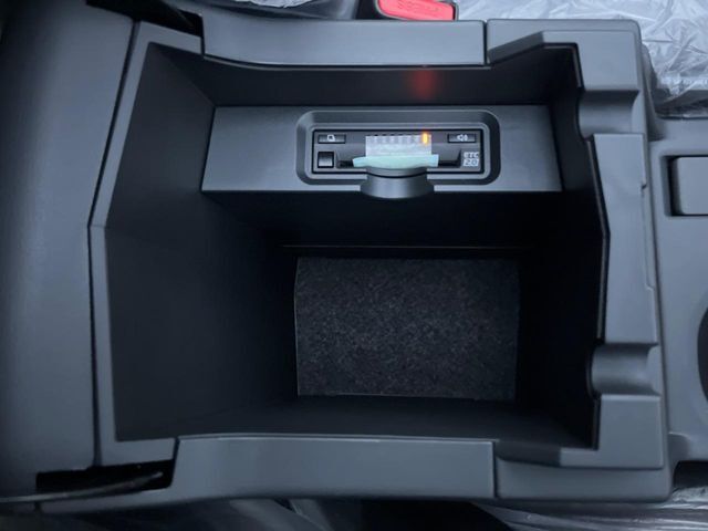 【ETC】高速道路の料金所をストレスなく通過！話題のスポットやサービスエリアに多い「スマートIC」利用時は必須のアイテムです。当店でセットアップを実施、ご納車当日からすぐにご利用いただけます！