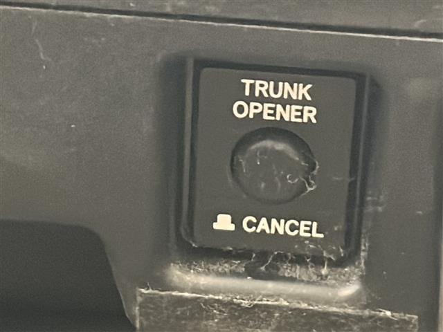◆こちらに掲載されている車両以外にも展示車両は多数ございます。色違い、グレード違い、多少ご希望に添えない場合も一度ご連絡いただければと思います。すぐにご希望の車両をお探しいたします。
