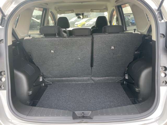 バックドアが大きく開くので荷物の積み下ろしが楽にできます！