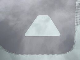 【インテリジェントエマージェンシーブレーキ】フロントカメラで前方の車両や歩行者を検知。衝突しそうな時は衝突被害軽減ブレーキが作動、衝突回避をサポート。より安全にドライブをお楽しみいただけます。