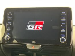 【メーカー純正ナビ】インテリアに溶け込むスタイリッシュな「専用設計」メーカーナビを装備♪視認性や操作性など基本性能にも優れ、より上質なカーライフをお楽しみいただけます。