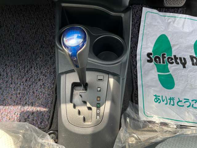 シフトレバーも握りやすく操作面も良好！