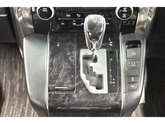 MTモード付。発進時やシフトチェンジ時もストレスなくマニュアル運転を楽しめます♪