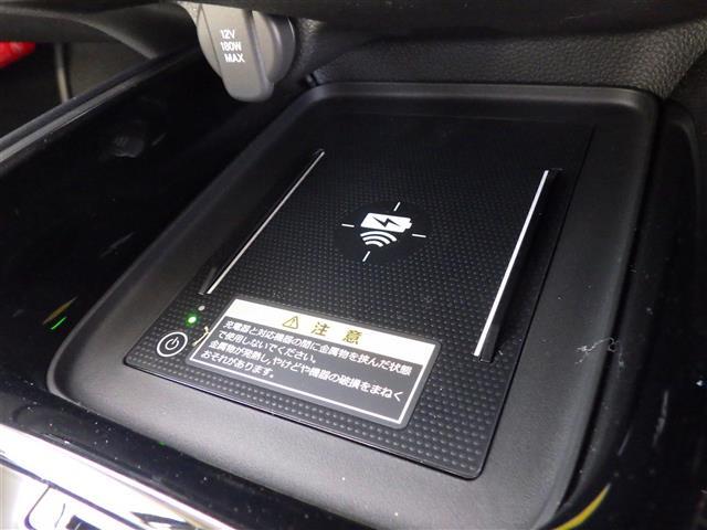 【置くだけ充電】充電エリア内に対応するスマートフォンを置くだけで充電する事が可能！ケーブルを抜き差しする手間も省けますね！