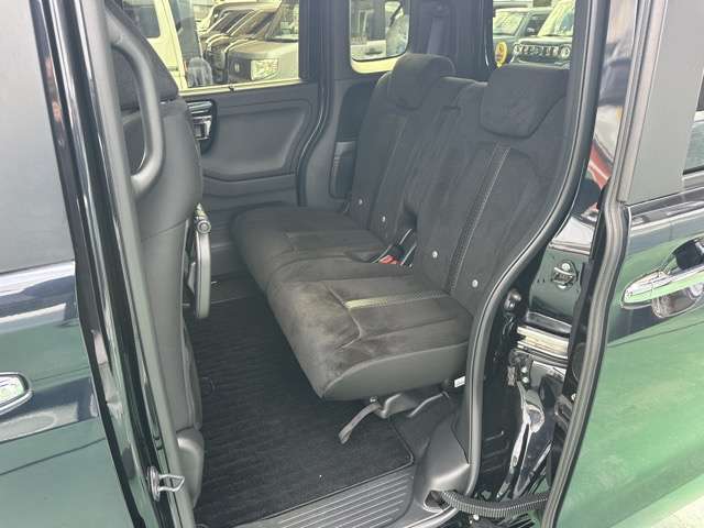 ★5年間新車保障★初度登録から5年間の新車保証が含まれています。長期間、安心してお乗り頂けます！保障費用は支払総額に含まれています！遠方のお客様は保証継承後、お近くのディーラーにて保証が受けられます！