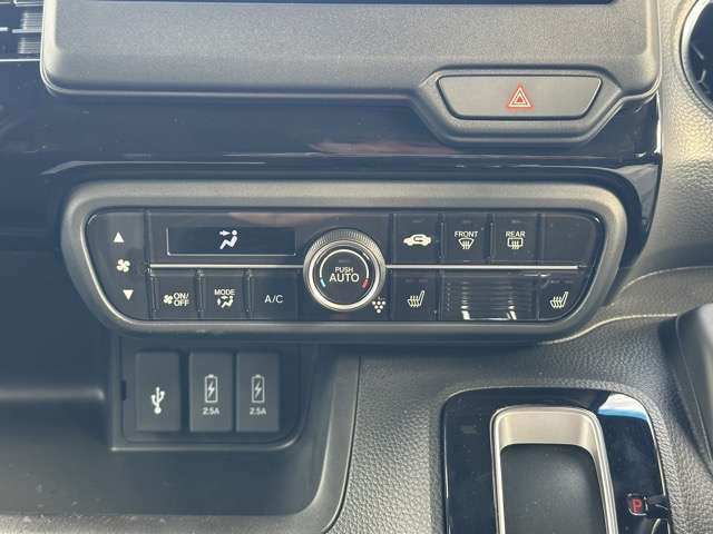 ★カーナビ本体￥49,000円～工賃￥17,000円（取付キット等含む）で取付できます。お客様に必要なカーナビも、当店取り扱いカーナビ10種類の中からご提案いたします！