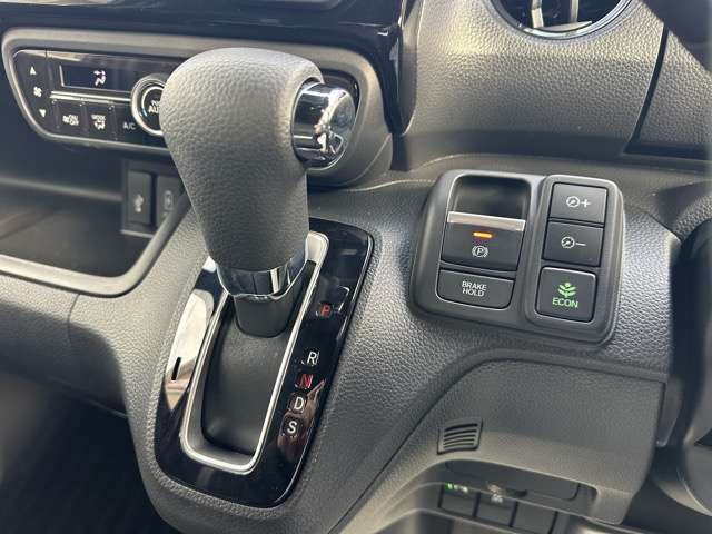 ★5年コーティング（契約時限定）が軽自動車￥39,800円、コンパクトカー￥49,800円、ミニバン￥59,800円で施工出来ます。新車のピッカピカの状態をより長くキープします！