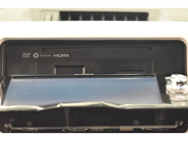 フルセグテレビ対応☆CD,DVD再生やBluetoothオーディオ再生にもも対応しています。