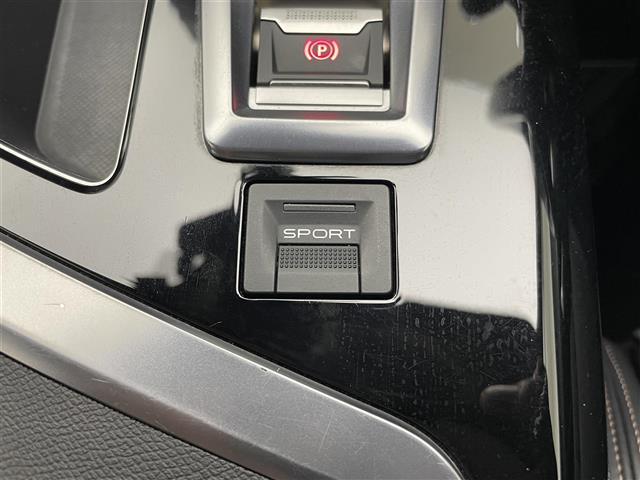 【運転席操作部】快適なドライブを楽しむための機能が装備されています！運転席から触れるので、使いやすいです！除菌プランいれていただくと、さらに清潔で安心していただけます！