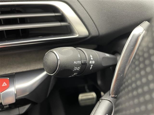【運転席操作部】快適なドライブを楽しむための機能が装備されています！運転席から触れるので、使いやすいです！除菌プランいれていただくと、さらに清潔で安心していただけます！