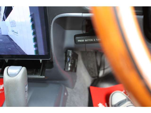 ETCが付いてます。ETC搭載車しか通過できないスマートICが利用できるようになりますよ！現在、スマートICの接地箇所も増えてきているので、高速道路の利用幅が広がりますね！