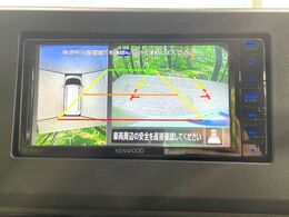 【マルチアラウンドモニター】専用のカメラにより、上から見下ろしたような視点で360度クルマの周囲を確認することができます☆死角部分も確認しやすく、狭い場所での切り返しや駐車もスムーズに行えます。