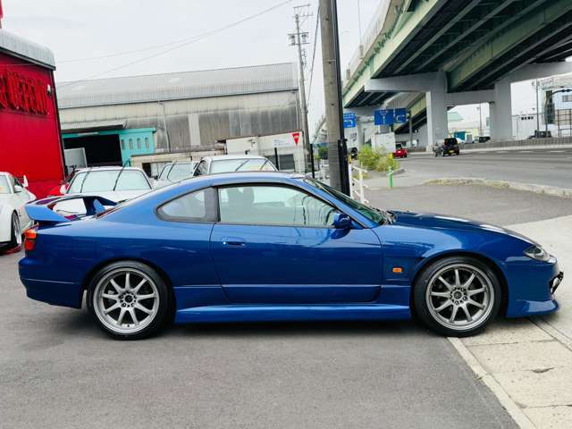 ■サイドビュー■●エアロ（F/S）●Fワイドフェンダー●WORKホイール●HKS前置きIC●BeeRマフラー●CUSCO車高調●パワーFC＆FCコマンダー●GReddyプロフェックB
