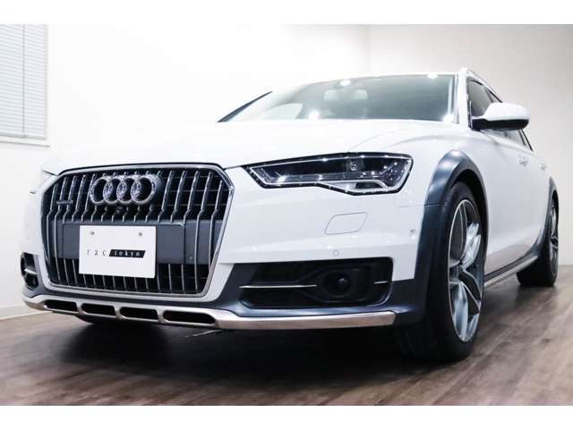 正規ディーラー車　2016年モデル　Audi　A6オールロードクアトロ　右ハンドル　グレイシアホワイトメタリック/ブラックバルコナレザー