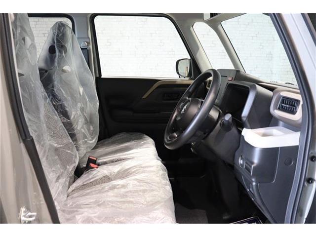 良好な視界とスムーズな乗り降りを実現した運転席。運転席はアイポイントを高くし視界良好です。