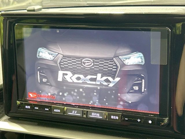 【純正9型ナビ】人気の純正ナビを装備。オーディオ機能も充実しており、Bluetooth接続すればお持ちのスマホやMP3プレイヤーの音楽を再生可能！毎日の運転がさらに楽しくなります！！