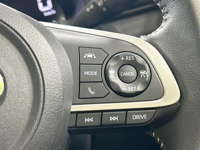 【アダプティブクルーズコントロール】高速道路での長距離走行が楽に！！自動で速度を保つクルーズコントロールが、衝突軽減システムと連携し、前方の車両を感知して車間を保つように速度調節してくれます！！