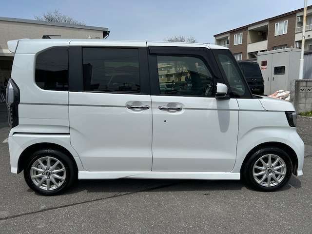気になる車はすぐにお問い合わせください！右のカーセンサー専用無料ダイヤルから、専門スタッフがお車のご質問にお答えいたします！