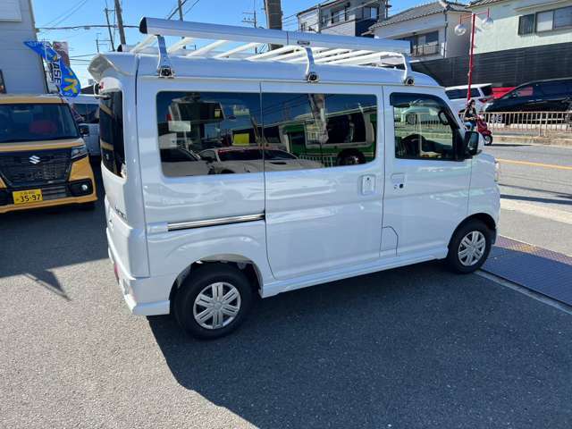 当店限定車！ホワイトSPL各部ホワイトアウトしましたルーフキャリアシートカバー別途追加オプションです両側DSドアLEDHライトPスタート電格納ウインカードアミラーアダプティブCコントロールBカメラCセンサ他多数