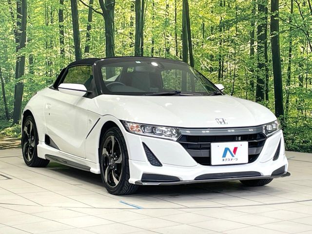 大好評のボディコーティング「弾スプラッシュコート」もご納車までに施工可能。通常のガラスコートと異なる、耐久年数6年の無機質ガラスコーティングが、ボディをキレイな状態に保ってくれます。