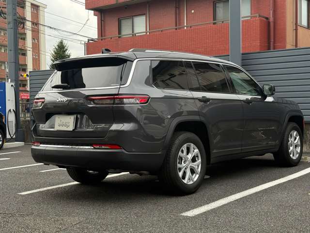 後方には障害物センサー装備！駐車が不安な方にとってバックカメラと併用でき頼もしい装備です！