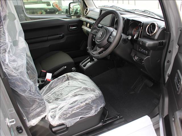 快適なカーライフを過ごしていただくためにオイル交換～定期点検や車検整備なども実施。国土交通省トップランクの指定工場6拠点、認証工場1拠点の体制で高いクオリティの整備を実施しております。