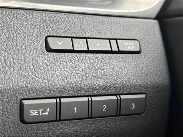 気になる車はすぐにお問い合わせください！画面右側の0066から始まる無料ダイヤルからお問い合わせ下さい！専門スタッフがお車のご質問にお答えいたします！