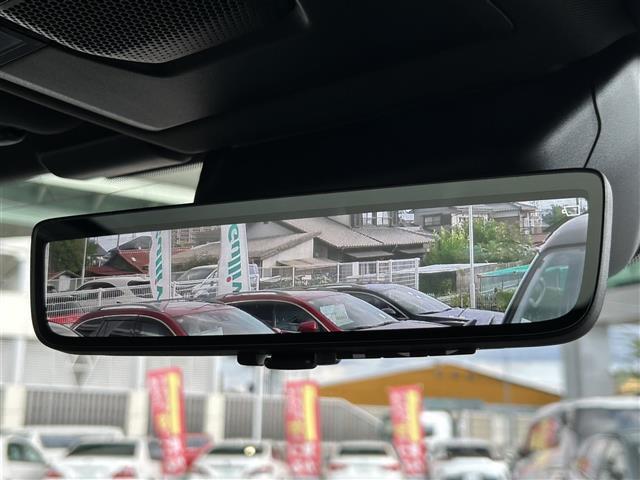 【バックミラー】大きくて見やすいので、後方を見るときも安心です！