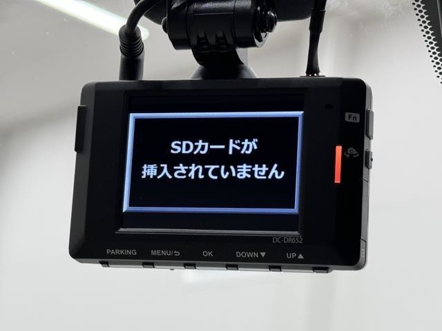 ドライブレコーダー装備してますよ。　思いでの記録や万が一の時の記録にも便利ですね。