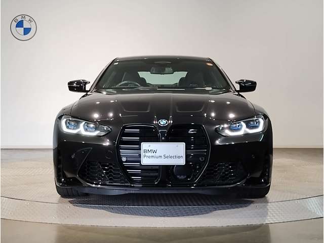 【キドニーグリル】BMWは約90年もの間、ほぼ全ての車両にひと目でBMWだと分かるこの特徴的なフロントグリルが備えられ、デザイン・アイコンとして親しまれてきました。