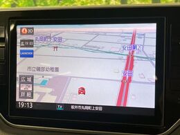 【メーカー純正ナビ】インテリアに溶け込むスタイリッシュな「専用設計」メーカーナビを装備♪視認性や操作性など基本性能にも優れ、より上質なカーライフをお楽しみいただけます。