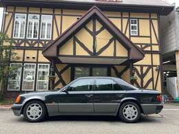 これほどまでのコンディションを持つ500Eは非常に稀となりますので、ご興味ある方はお早めにお問合せ下さい。