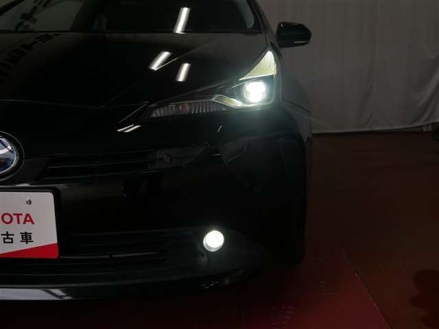 フォグランプ付きです。夜間や悪天候時に視界を確保するので安心ですね♪