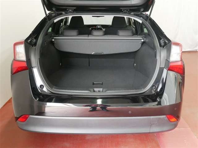 開口部の広いラゲージスペースは、荷物をラクラク積み込めます。