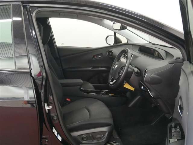 ファブリックで包み込んだベーシックなシートです。通気性が良くて蒸れにくい上に、保温性も高いので冬場でも冷えを感じにくいです♪