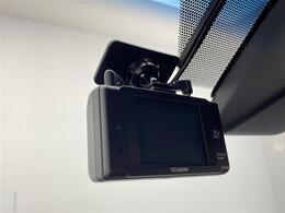 ◆【ドライブレコーダー】映像・音声などの運転中の記録を残します。事故などを起こした起こされた時の証拠になりえますので、もしも時でも安心ですね。