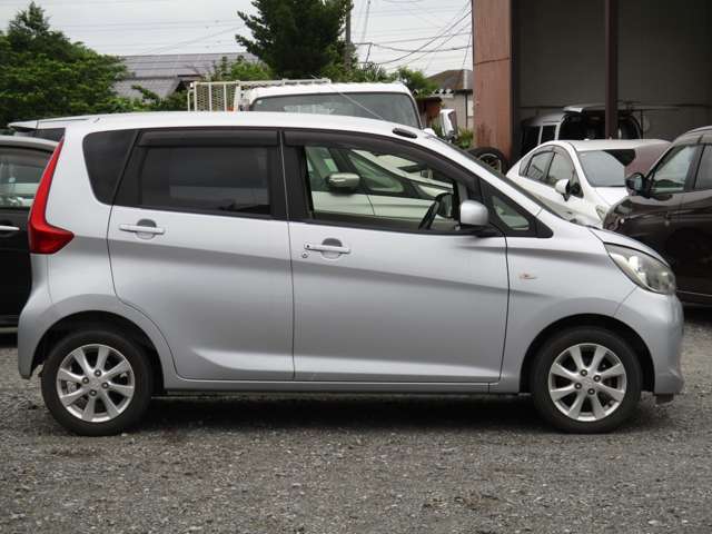 販売済みになった車両はすぐに写真を取り下げておりますが、在庫がネットに反映されるまで半日～2日くらい時間がかかります。ご来店前には在庫の確認をお願いいたします。
