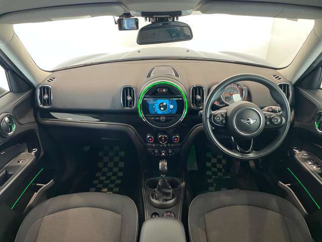 各店舗、各都道府県ごとに提携する専門工場が整備されています。遠方のお客様でも安心してご購入いただけます。