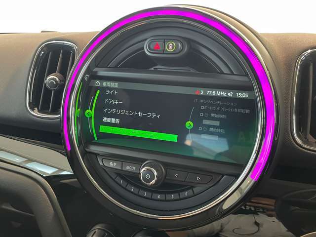 ご遠方の場合でも、下取り車両の金額を概算でお出しすることは可能でございます。車検証をお手元に、走行距離をご確認の上お問い合わせくださいませ。