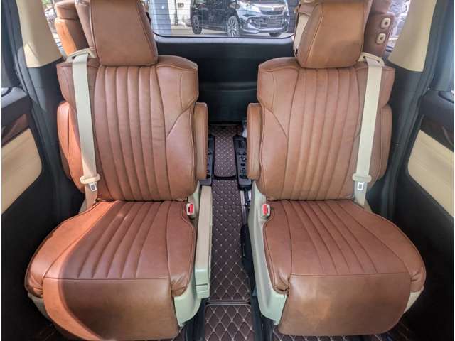 車の販売だけでなくどんな車でも買い取りします！　車検切れや不動車などあれば是非出張買取査定もご利用いただけます！料金はもちろん無料！