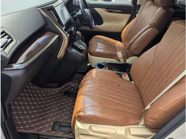 ガラス系コーティングや専門業者による車内清掃抗菌なども行っておりますので当店でお車を買われていない方でも遠慮なくご相談ください★