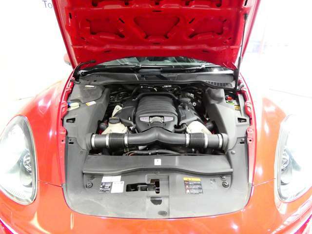 4.8リッターの自然吸気V8エンジン！