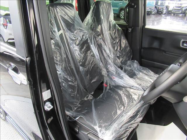 もちろん車内はきれいです☆中古車と違って使用感が全くないのは魅力の一つだと思います。