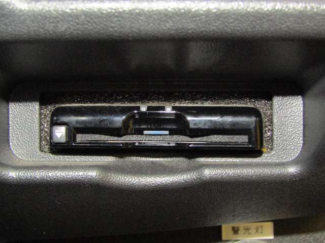 当社にてタイヤ交換も承っております●新品タイヤから中古タイヤやスタッドレスタイヤ等も当社でお安く承りますよ●もちろん社外アルミホイールの取付も承っております●お気軽に当店スタッフまでご相談下さいね●