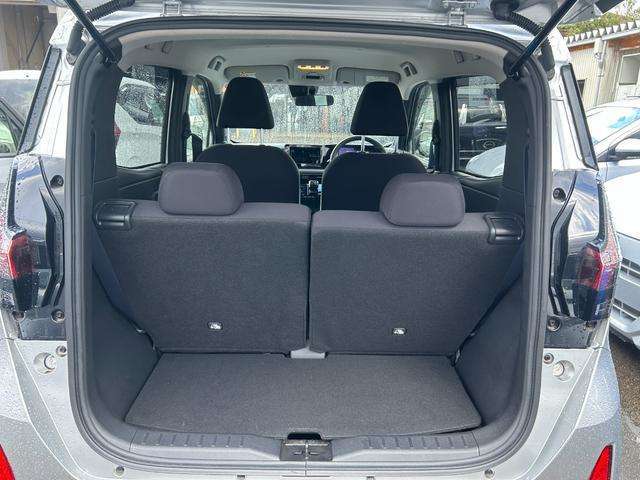 支払総額は、『店頭納車に関わる際の全ての費用』です。県外（市外・遠い地域の方）のお客様には、県外登録費用、陸送費など別途費用がかかりますのでお気軽にお問い合わせ下さい。